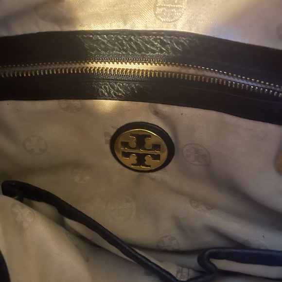 🎉🎉HP🎉🎉🔥TORY BURCH🔥LARGE LEATHER BAG LOVED IN EXCELLENT SHAPE! 🎬FinalCut🎬 - Picture 5 of 8